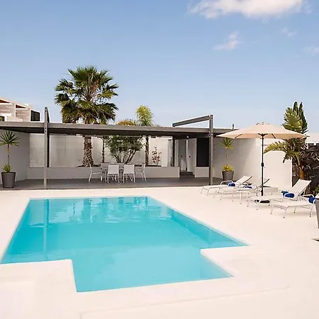 Playa Blanca Sleeps 6 Pool Air Con Wifi Ferienhaus Playa Blanca (Lanzarote)