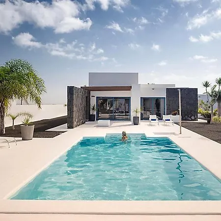 度假居 Playa Blanca Sleeps 6 Pool Air Con Wifi 普拉亚布兰卡